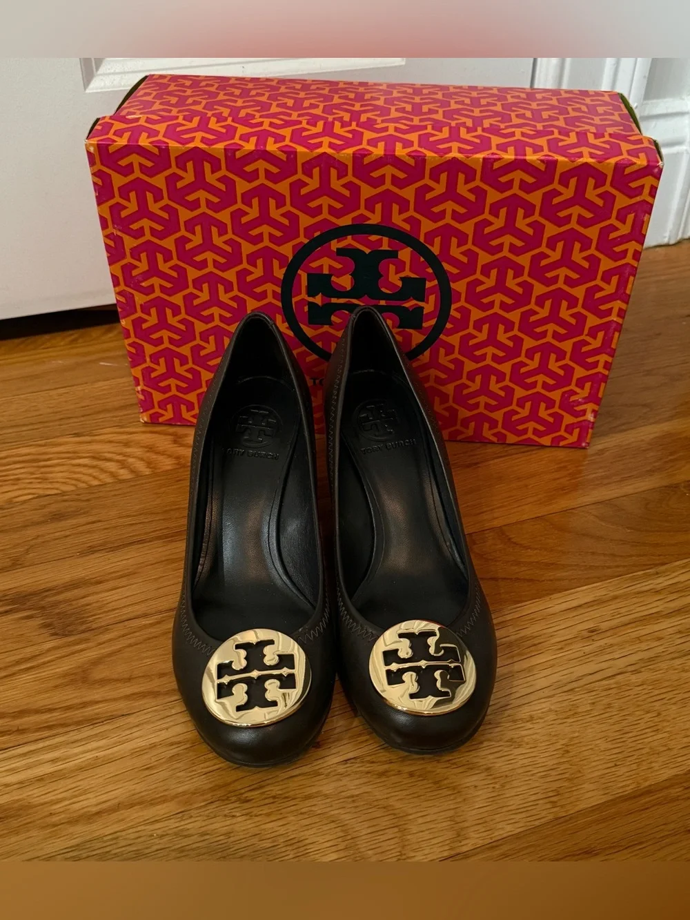 Tory Burch Sally Wedge Mestico Leather Pumps Coconut Gold 6.5 NEW